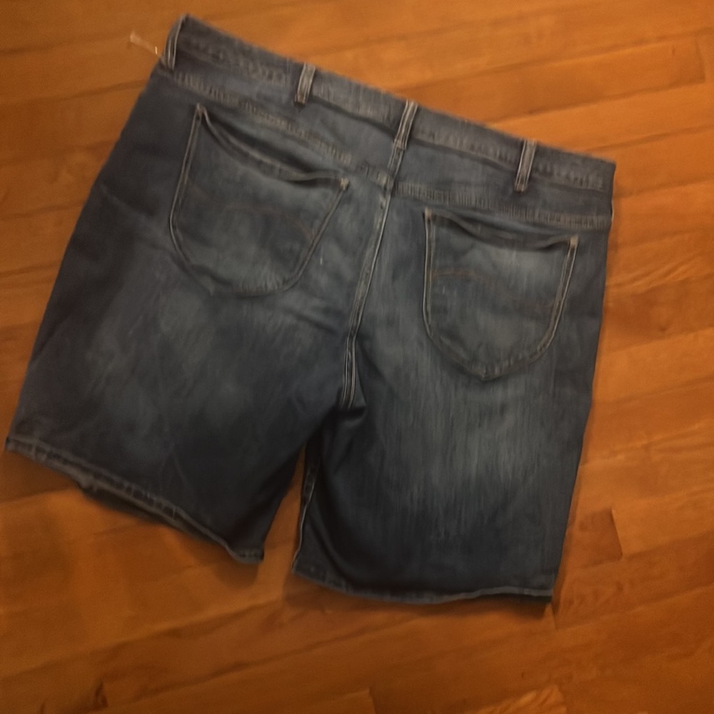 Lee Women’s Denim Shorts Excellent Condition - Picture 2 of 3